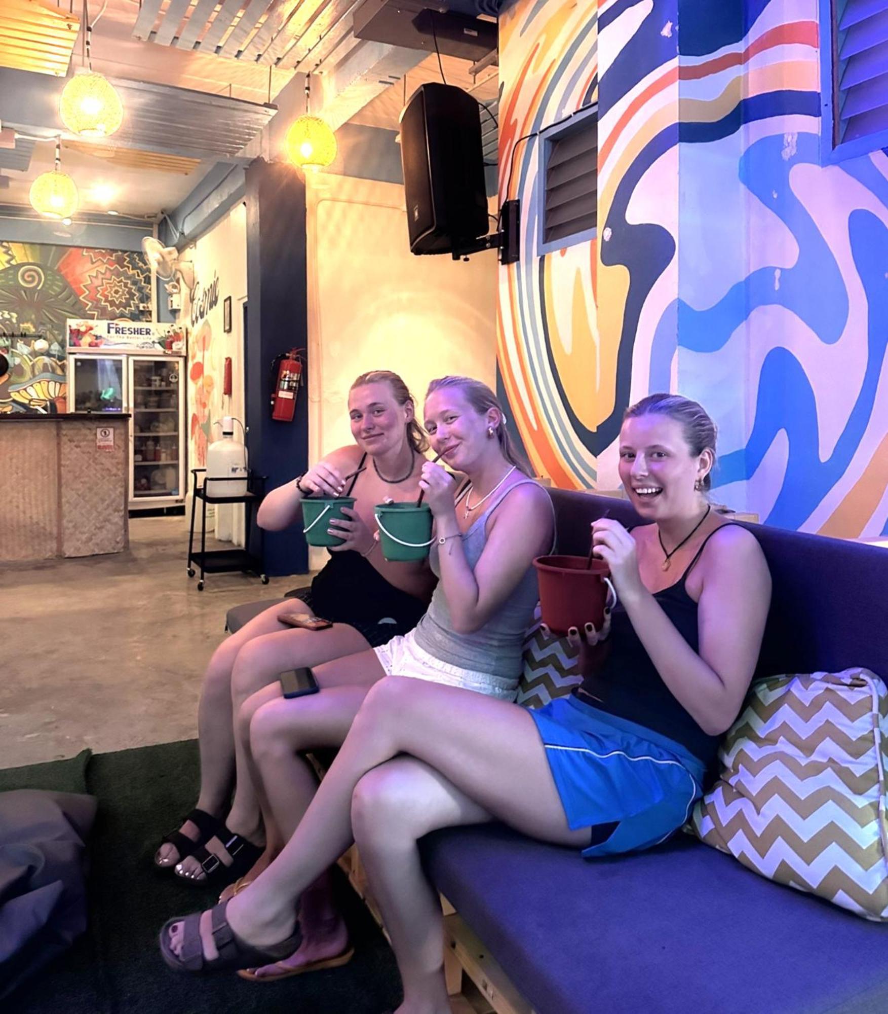 The Hangout Hostel Ao Nang Kültér fotó
